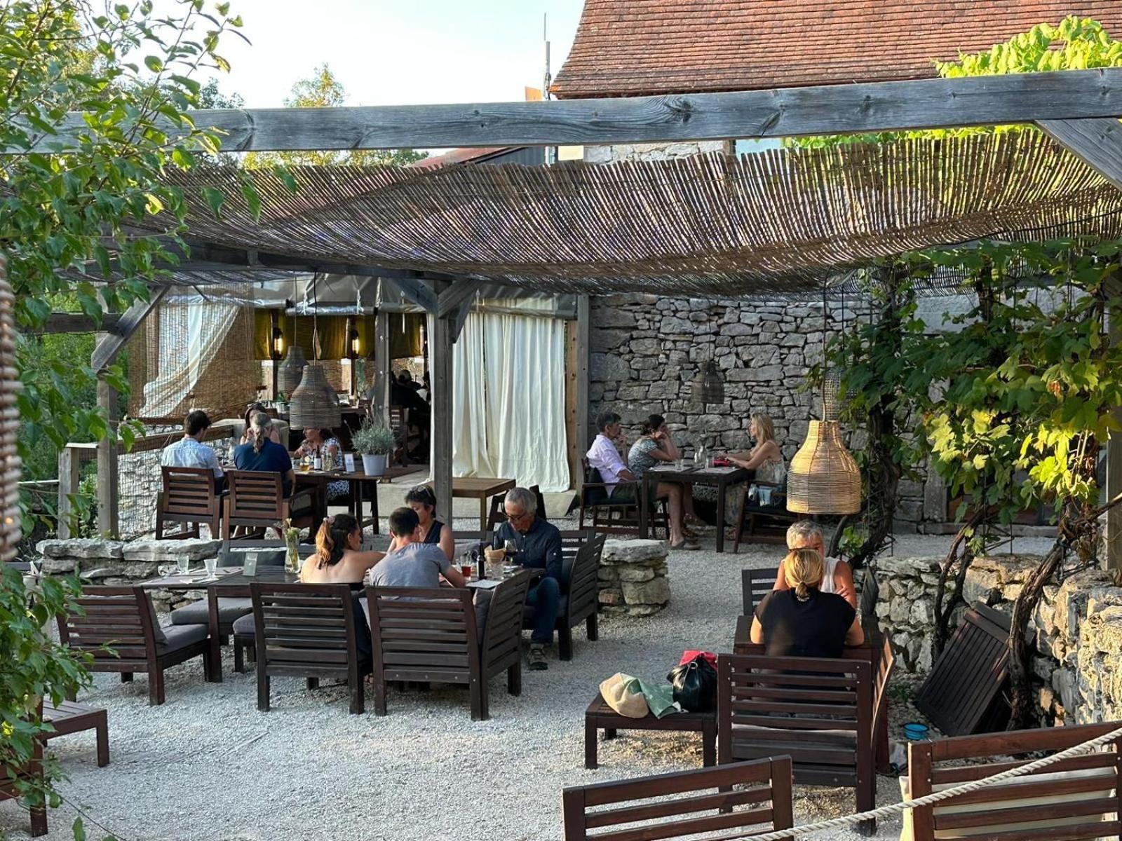 Aux Lodges Du Mas De Nadal Sauliac-sur-Célé Exteriör bild